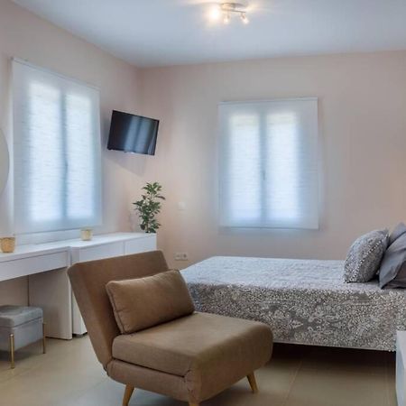 Blanca Serenidad Luxury Apartment Methana Bagian luar foto